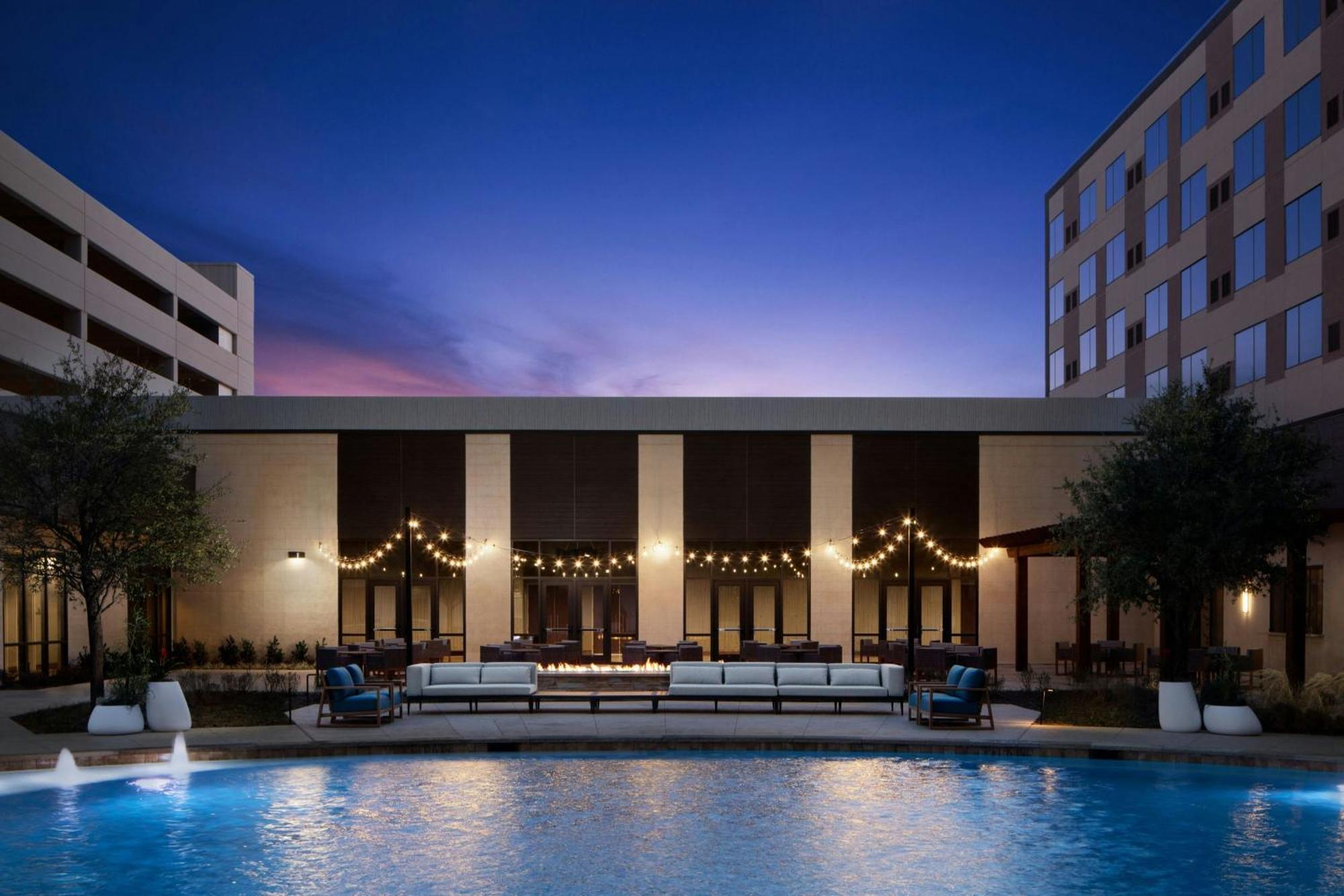 Marriott Dallas Allen Hotel & Convention Center Exterior photo